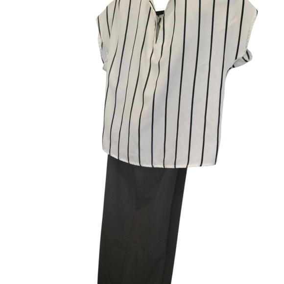 2 Pieces Womans Polester Black Pull On Pants & Matching B&W Blouse Striking Set - Picture 8 of 10
